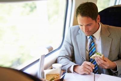 Smart Eating Tips for Business Travelers